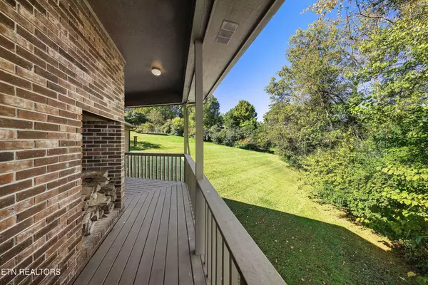 Clinton, TN 37716,103 Farmington Place