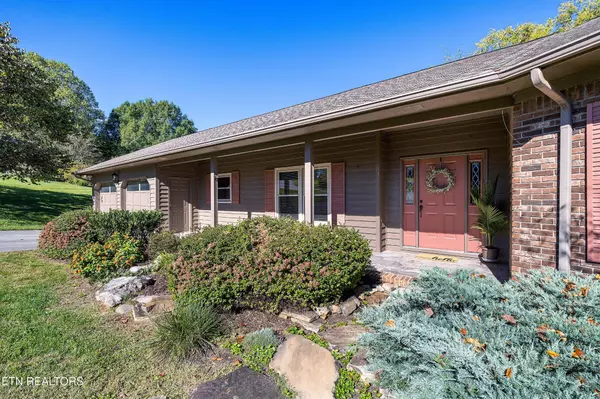 Clinton, TN 37716,103 Farmington Place