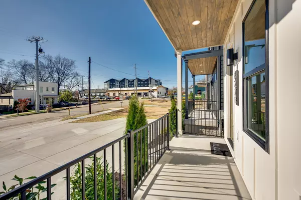 Nashville, TN 37216,827B Delmas Ave