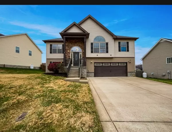 1224 Meachem Dr, Clarksville, TN 37042