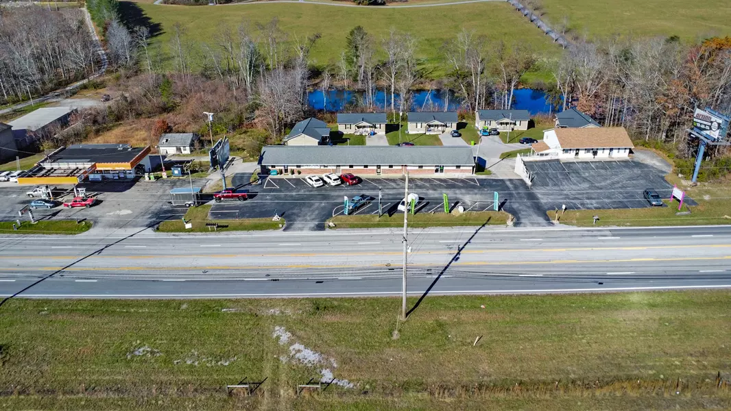 801 Peavine Rd, Crossville, TN 38571