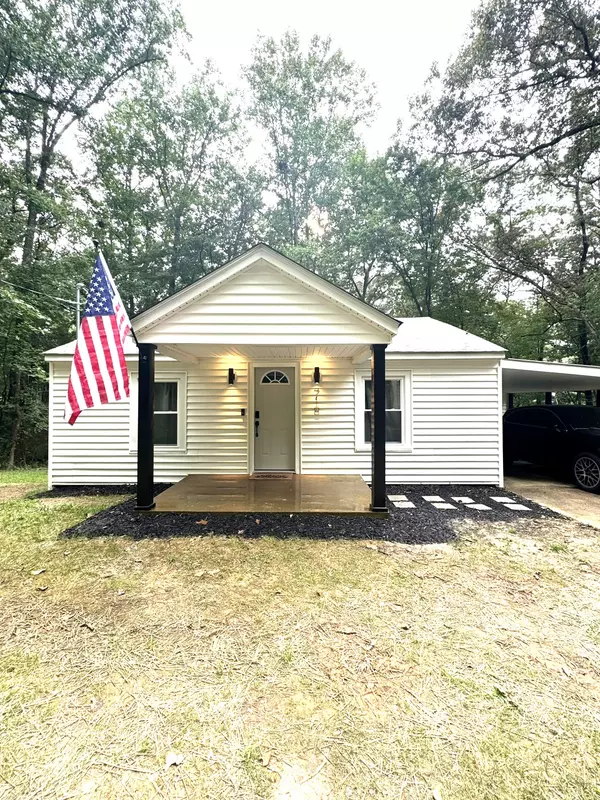 710 Third St, Paris, TN 38242