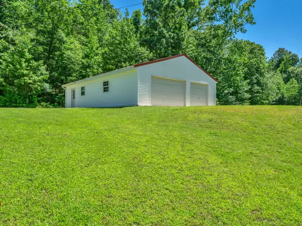 Camden, TN 38320,50 Dingus Ln