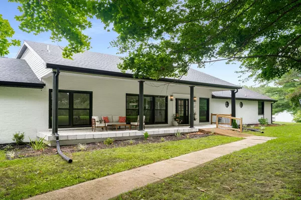 Bon Aqua, TN 37025,1015 Jump Off Rd