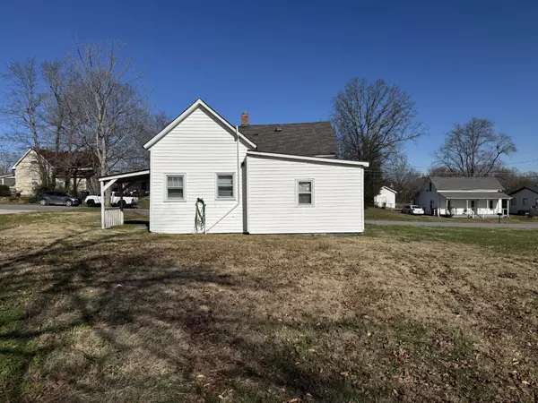 Dickson, TN 37055,805 W 2nd St