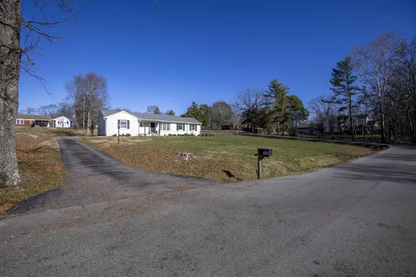 Dickson, TN 37055,305 Hillview Dr