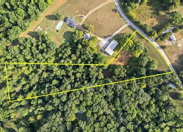 White Bluff, TN 37187,1 Old County House Rd