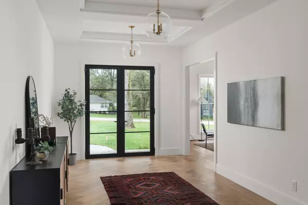 Nashville, TN 37205,706 Brook Hollow Rd