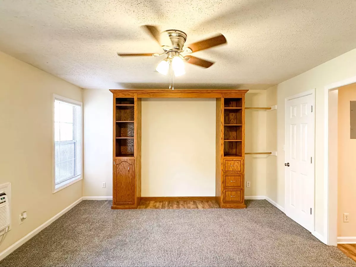 Clarksville, TN 37043,100 Ballygar St #M