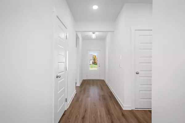 White House, TN 37188,7092 Sutton Drive