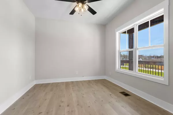 Clarksville, TN 37043,986 Alton Dr