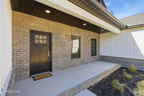 Knoxville, TN 37912,5613 Stoneleigh Rd