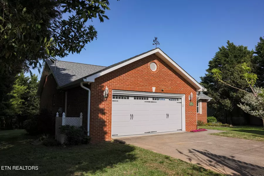 1306 Prairie Place, Greenback, TN 37742