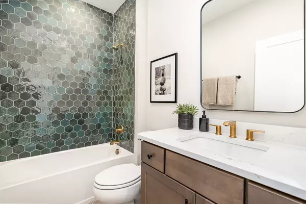 Nashville, TN 37209,830 42nd Ave #N