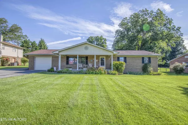 1330 Spring Rd, Lenoir City, TN 37771