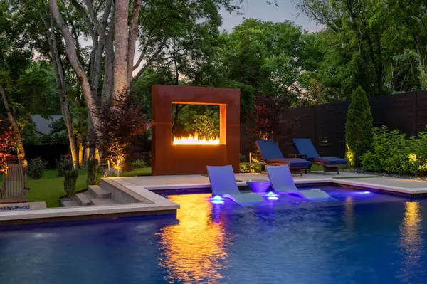 3916 Harding Pl, Nashville, TN 37215