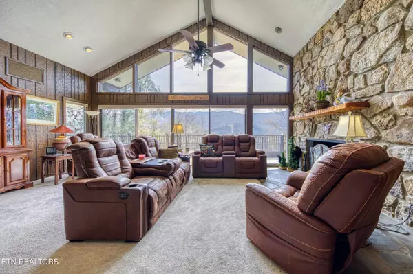 Gatlinburg, TN 37738,647 Sunshine Trail