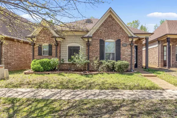 1953 ROCHELLE LN, Cordova, TN 38016