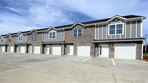 580 Heritage Pointe Dr #807, Clarksville, TN 37042