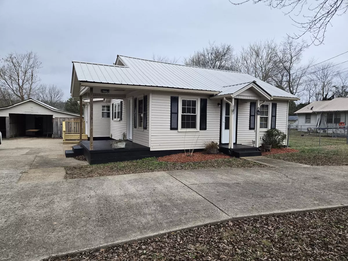 Waverly, TN 37185,1755 W Trace Creek Rd