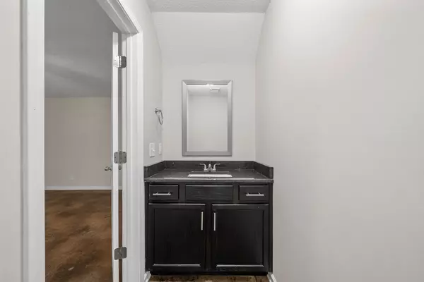 Clarksville, TN 37043,133 Melbourne Dr #A