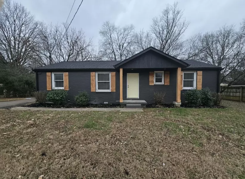 1906 Gardner Dr, Murfreesboro, TN 37130