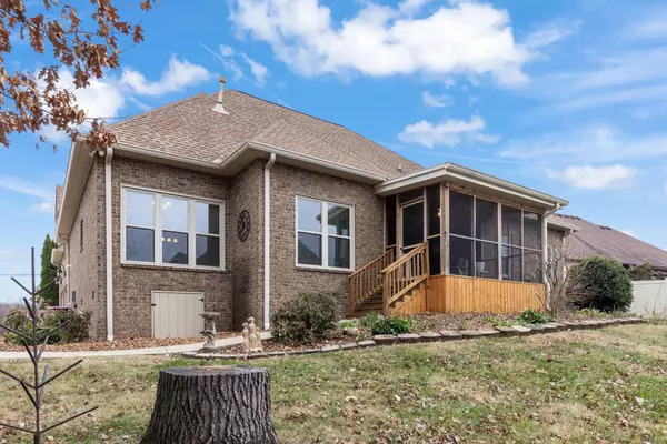 Greenbrier, TN 37073,1031 Carrs Creek Blvd