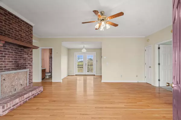 Orlinda, TN 37141,5450 Dixon Rd