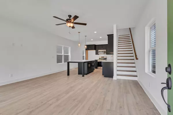 Chattanooga, TN 37404,1827 Cotton Way