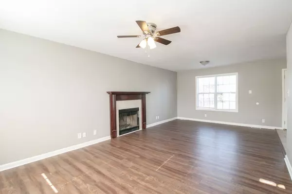 Clarksville, TN 37042,3836 Man O War Blvd