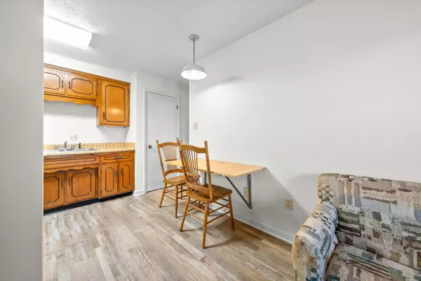 Hopkinsville, KY 42240,102 Laurel Cove Drive #27