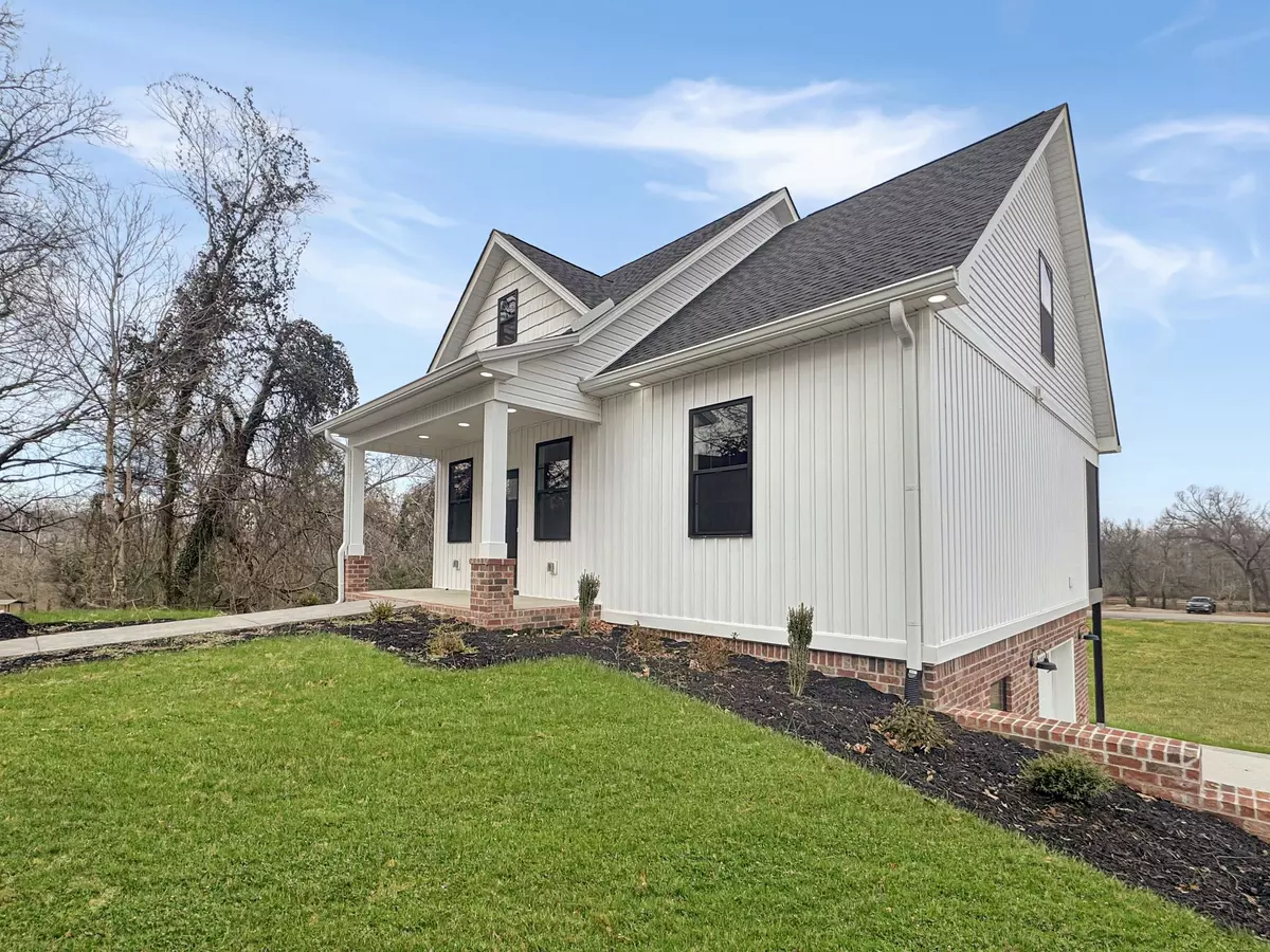 Dover, TN 37058,200 Hood St