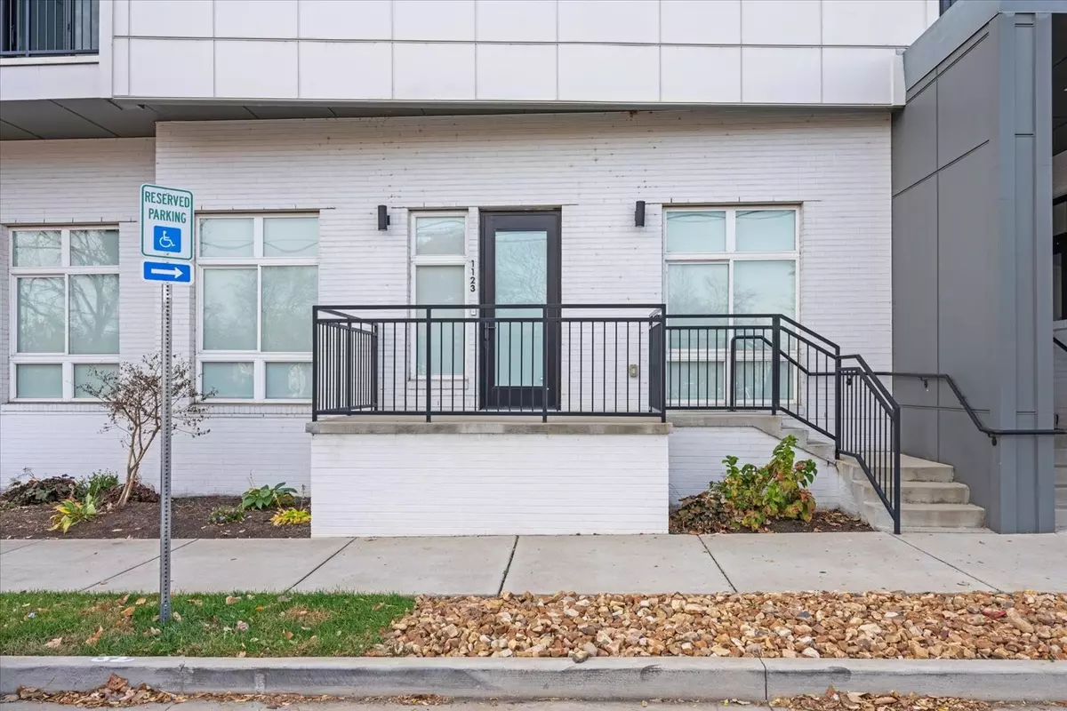 Nashville, TN 37208,1123 10th Ave #N