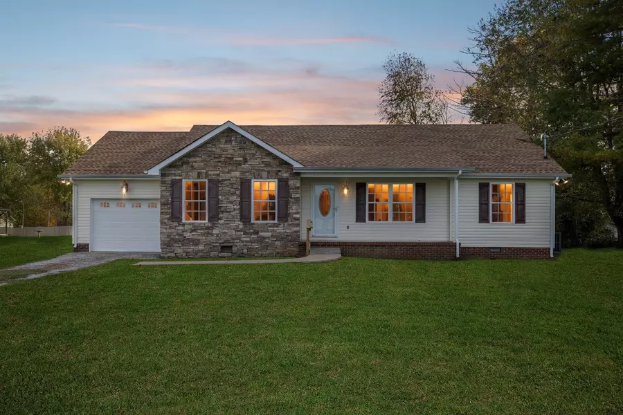 121 High St, Chapel Hill, TN 37034