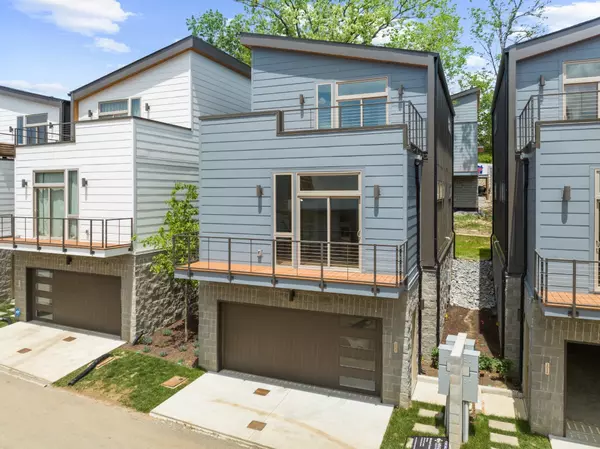 3038 Edwin Cir, Nashville, TN 37207