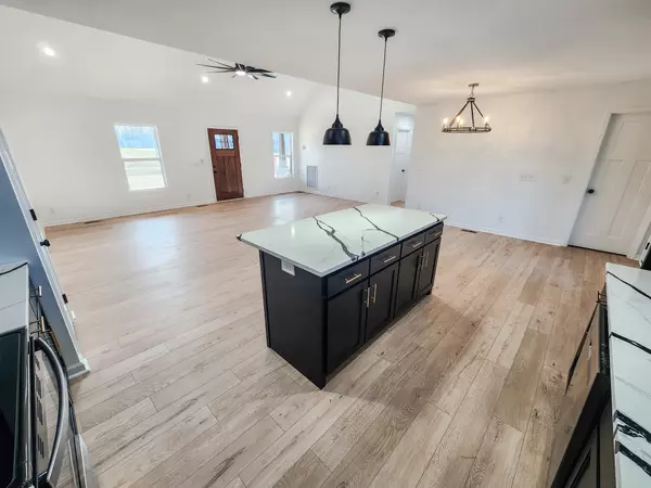 Winchester, TN 37398,160 Wiseman Ln