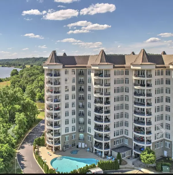 Ashland City, TN 37015,400 Warioto Way #308