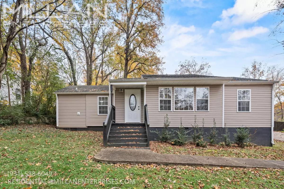 Clarksville, TN 37040,702 Woodlawn Dr