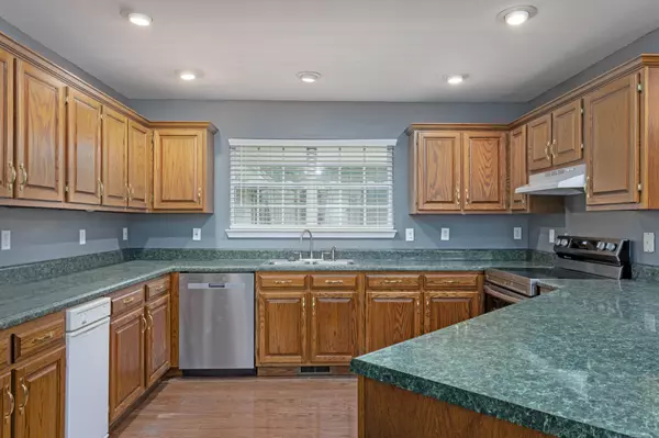 Dayton, TN 37321,189 Lauren Lane