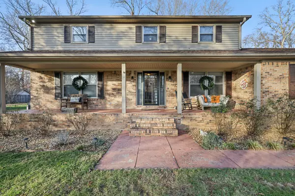 105 Regwood Dr, Tullahoma, TN 37388