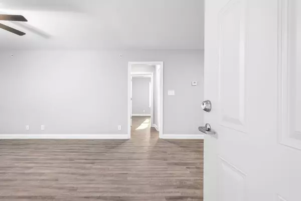 Clarksville, TN 37043,2824 Highway 41A #S #8