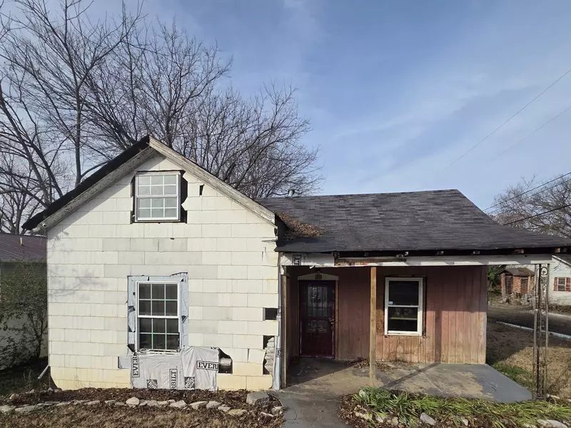 1024 Woodland St, Columbia, TN 38401