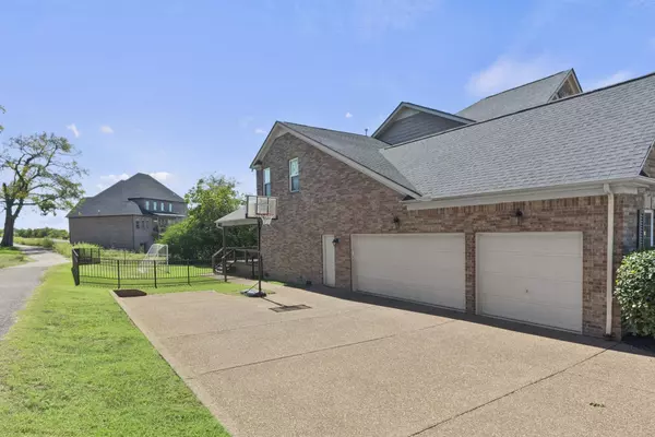 Gallatin, TN 37066,1555 Hunt Club Blvd