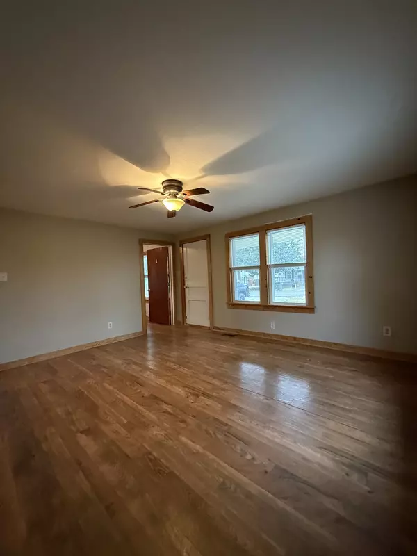 Hohenwald, TN 38462,318 N Oak St