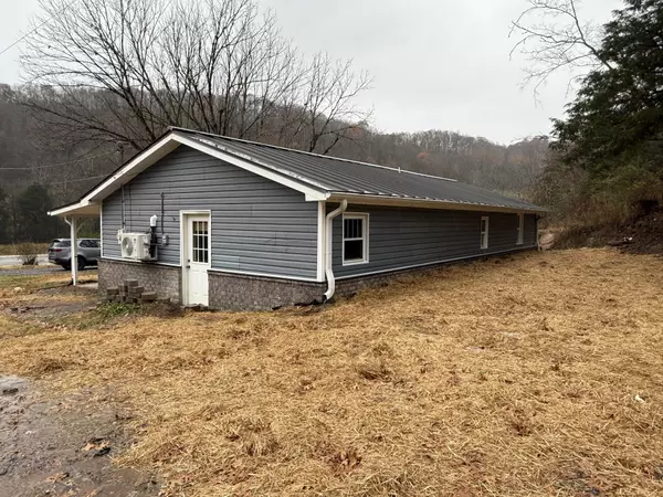 Lafayette, TN 37083,3337 Hartsville Rd