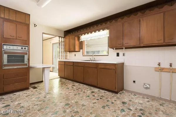 Knoxville, TN 37924,1940 Harris Rd