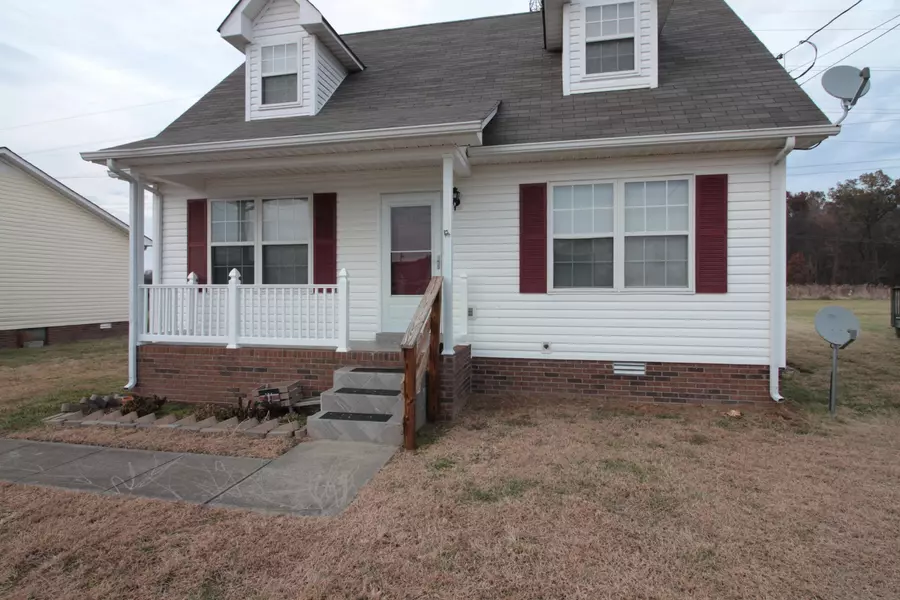 135 Waterford Dr, Oak Grove, KY 42262