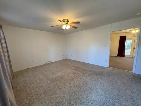 Hopkinsville, KY 42240,210 Wayne Dr