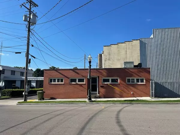 212 W Madison St, Pulaski, TN 38478