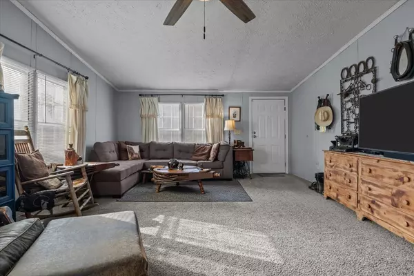 Linden, TN 37096,25 Cardinal Rd